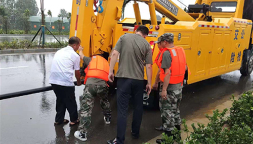 以“汛”為令 聞“雨”而動(dòng) 暴雨中洛陽(yáng)公交人在行動(dòng)！